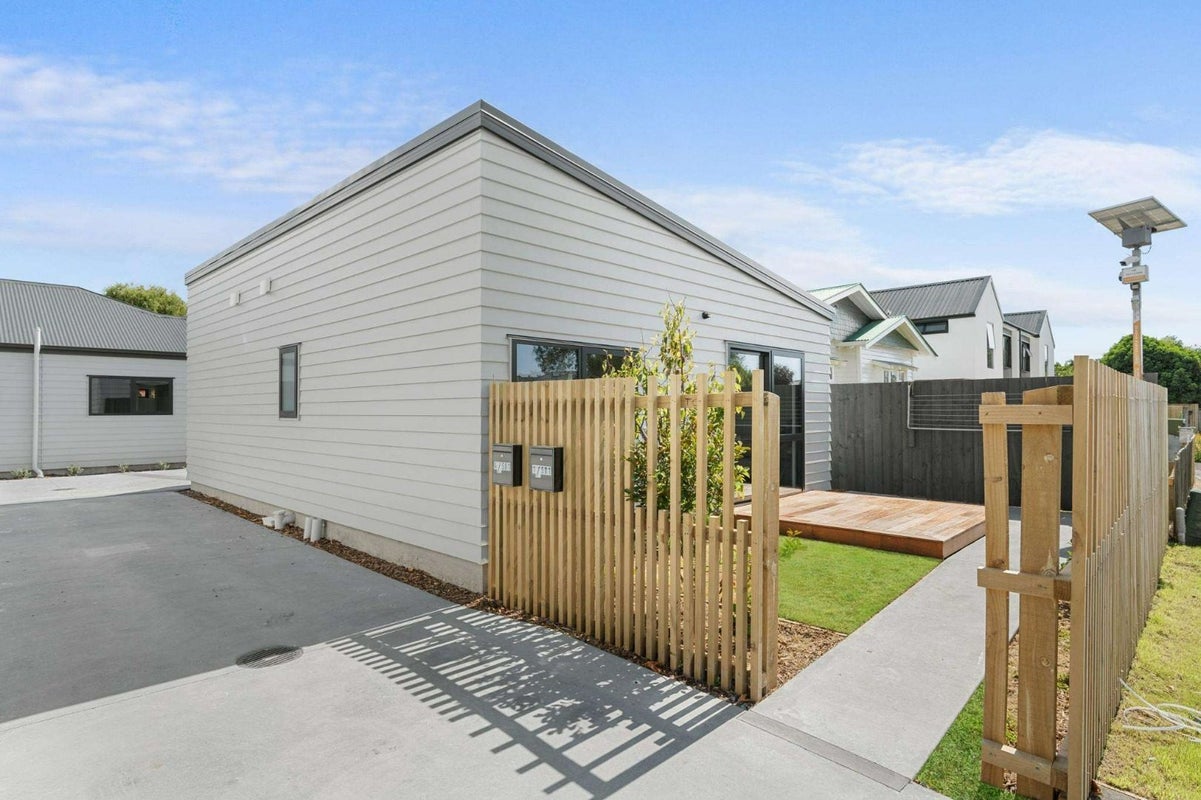 1/581 Worcester Street, Linwood, Christchurch - Carousel 1