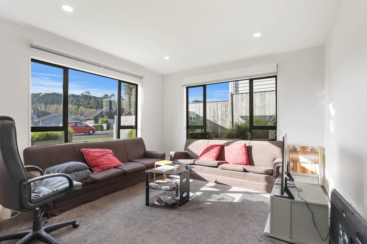 25 Jeroboam Loop, Kumeu - Carousel 2