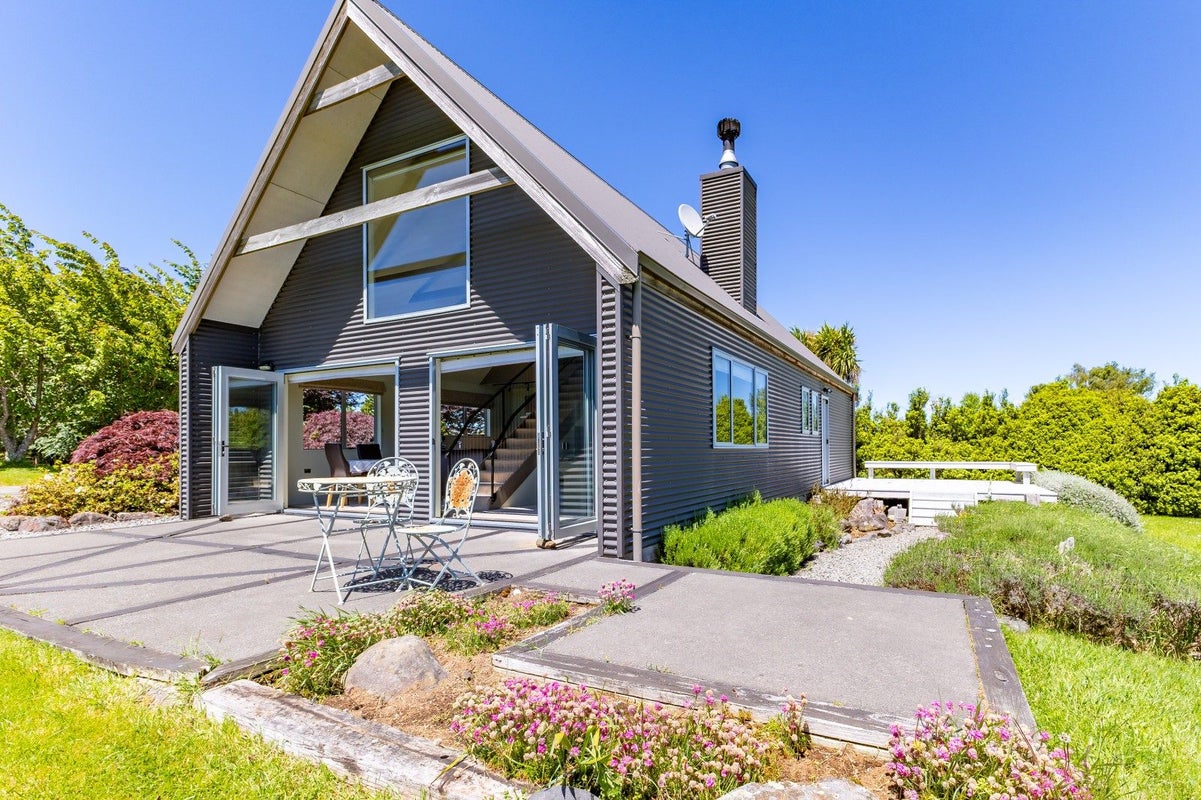 61 Shannon Street, Ohakune - Carousel 1