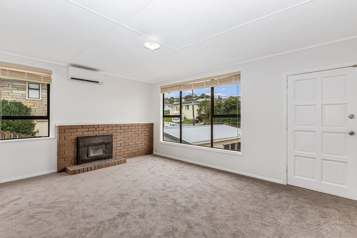 54 Piko Street, Titahi Bay, Porirua - Carousel 1