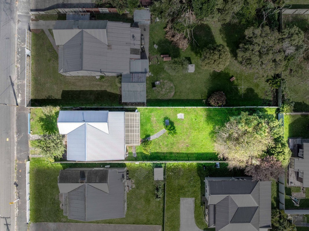 15 Kelvin Street, Aramoho, Whanganui - Carousel 37