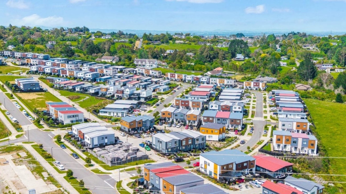 54 Long George Drive, Totara Park, Auckland - Carousel 1