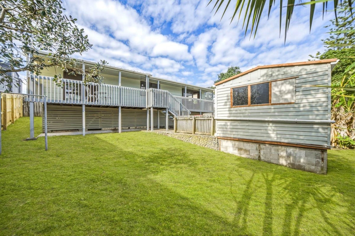2/7 Glendhu Road, Bayview, Auckland - Carousel 1