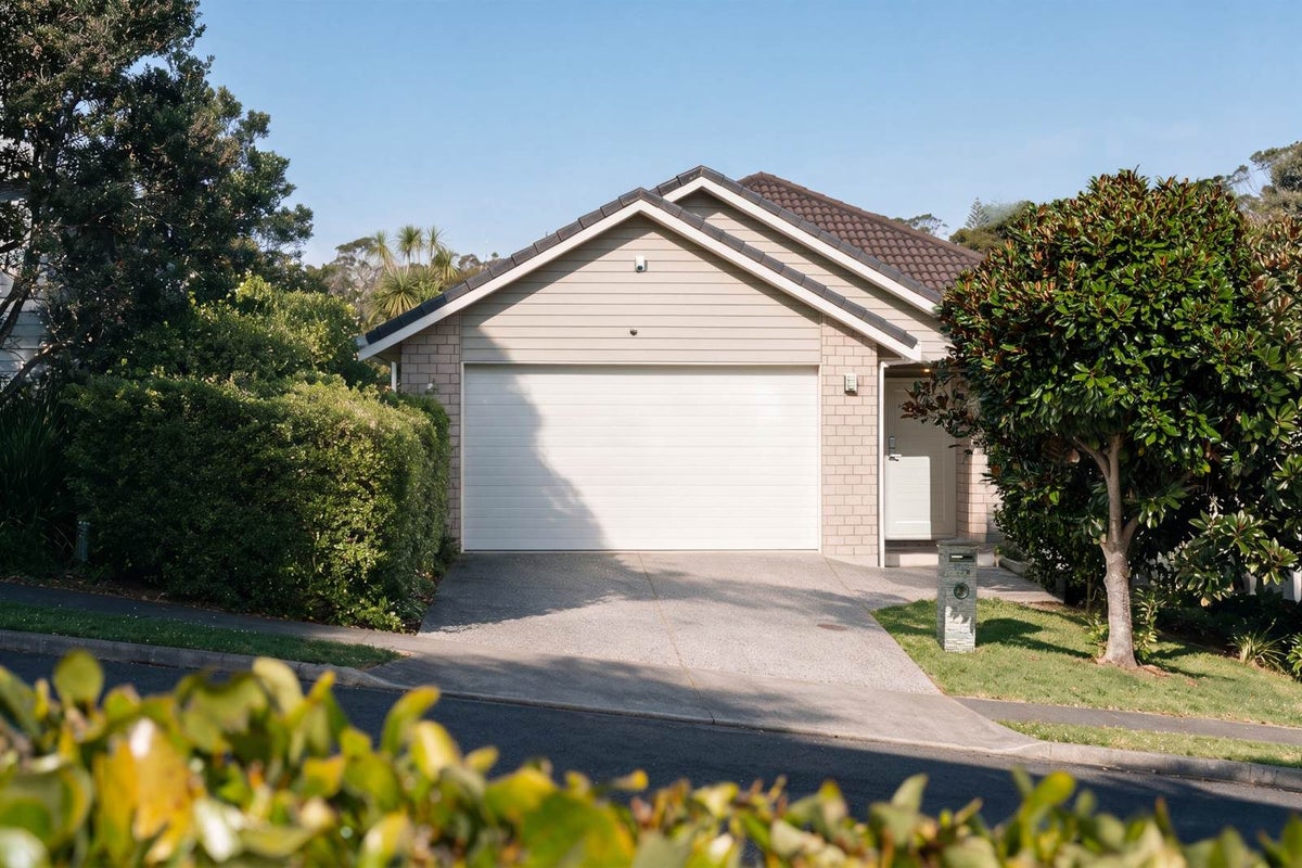 138 Glendhu Road, Bayview, Auckland - Carousel 1