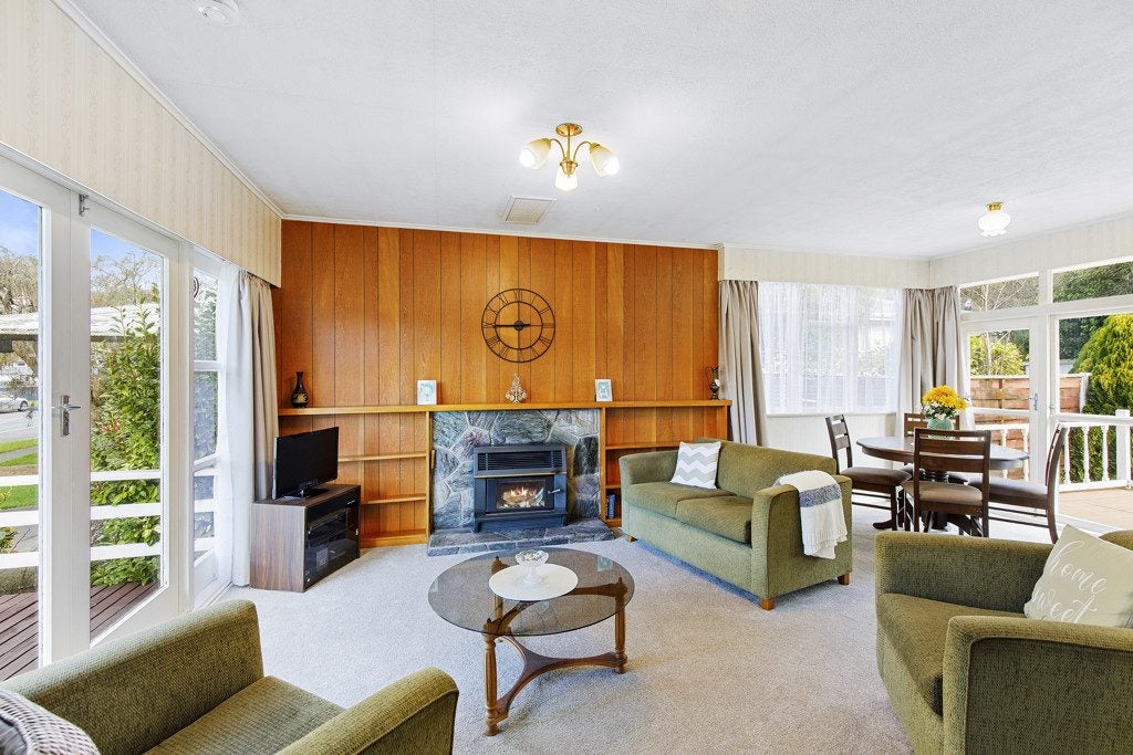 170 George Street, Stokes Valley, Lower Hutt - Carousel 1