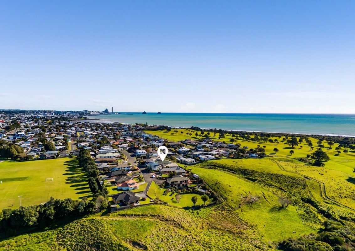 2/13 Chatswood Grove, Fitzroy, New Plymouth - Carousel 1