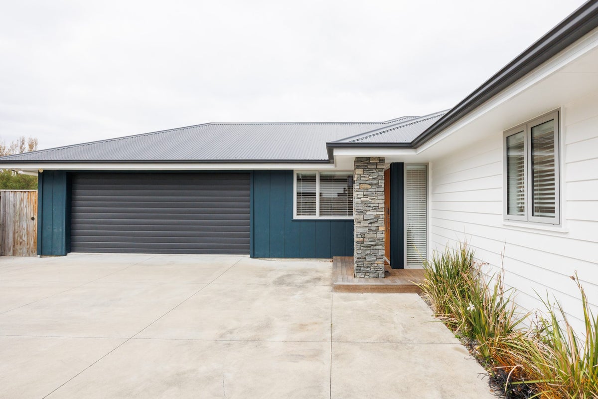 30 Freedom Drive, Kelvin Grove, Palmerston North - Carousel 2