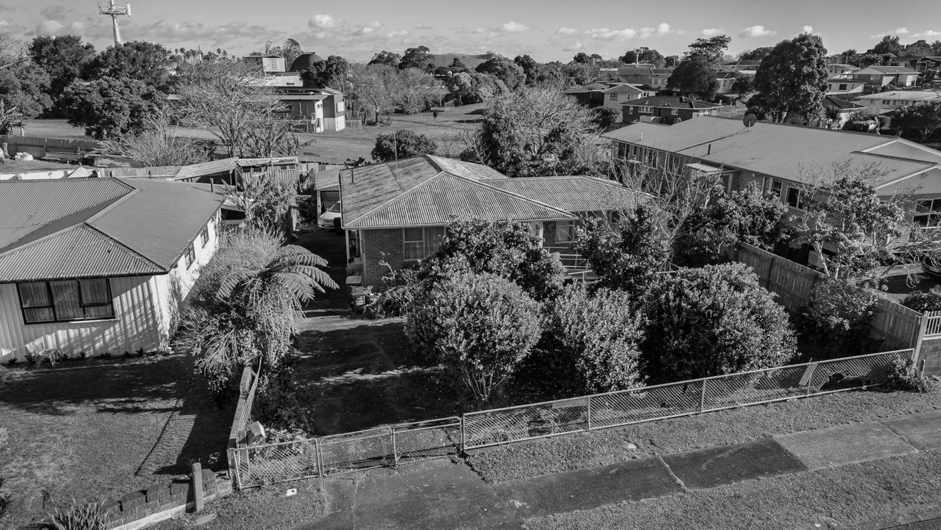 22 Paine Place, Mangere, Auckland - Carousel 1