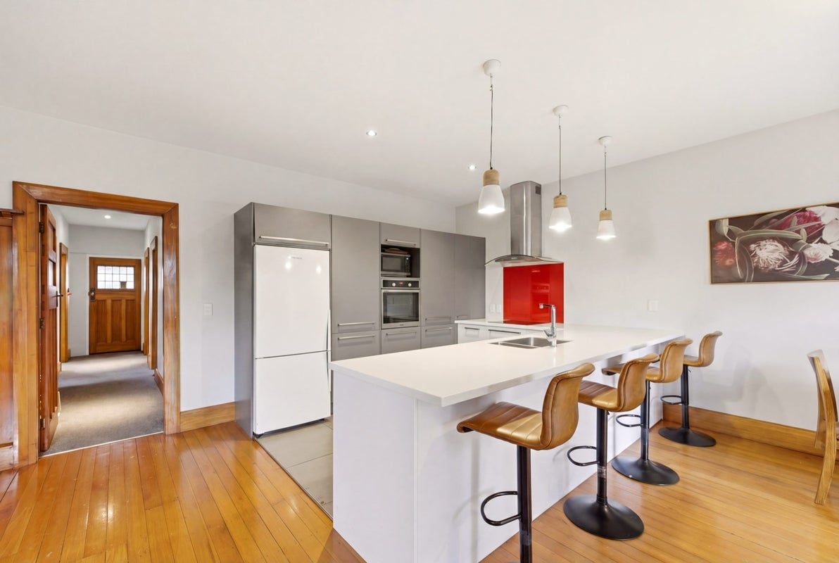 24 Birdwood Avenue, Beckenham, Christchurch - Carousel 2