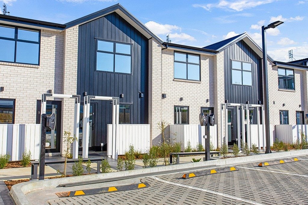 4/23 Awaroa Road, Sunnyvale, Auckland - Carousel 1