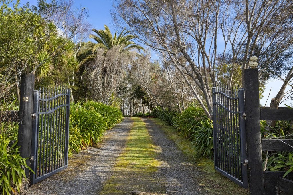 57 Thompson Tonga Road, Tuakau - Carousel 27