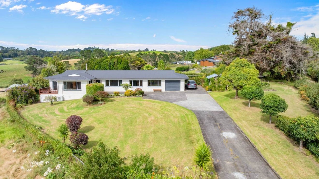 675 Whitford Road, Howick - Carousel 1