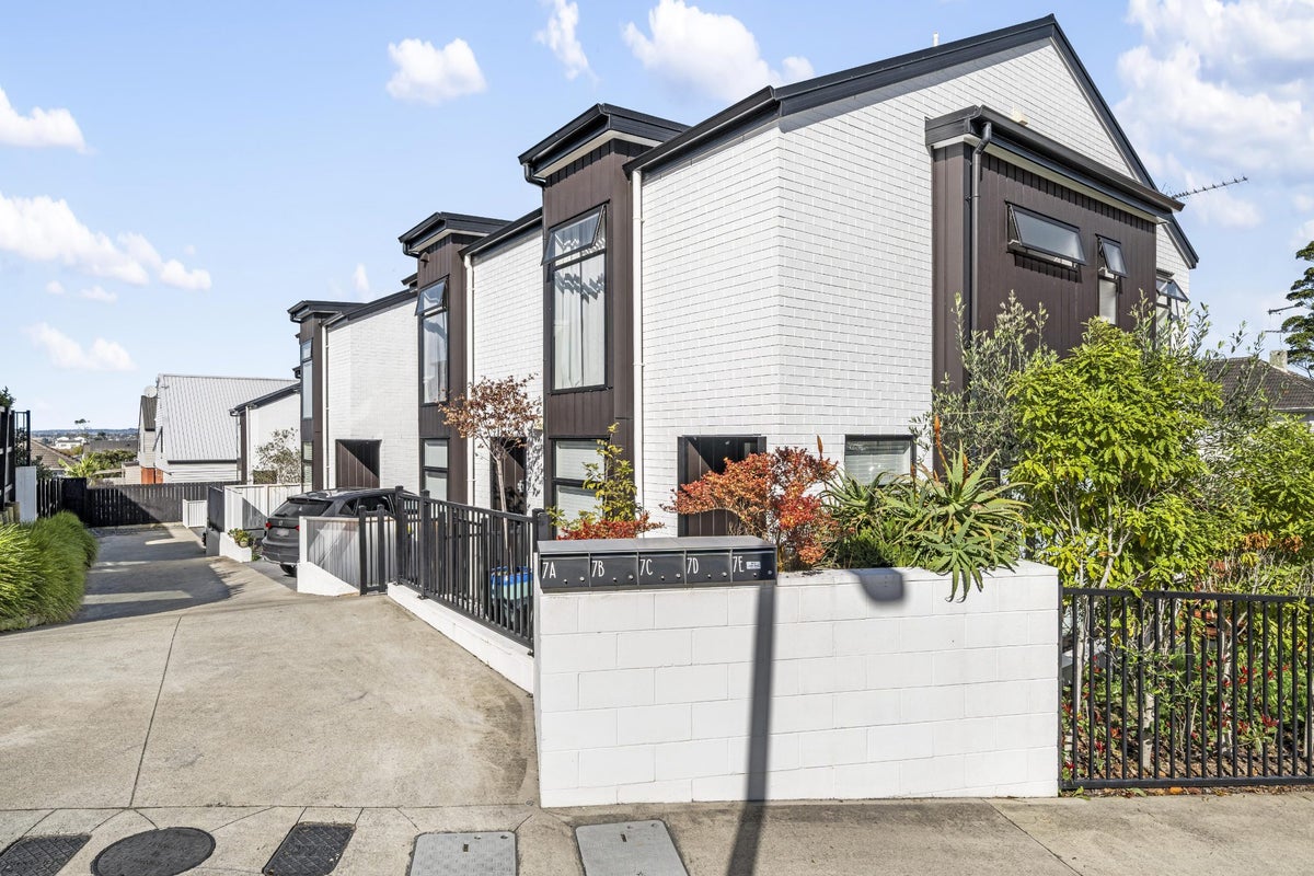 7E Reg Pearce Way, Glen Innes, Auckland - Carousel 2