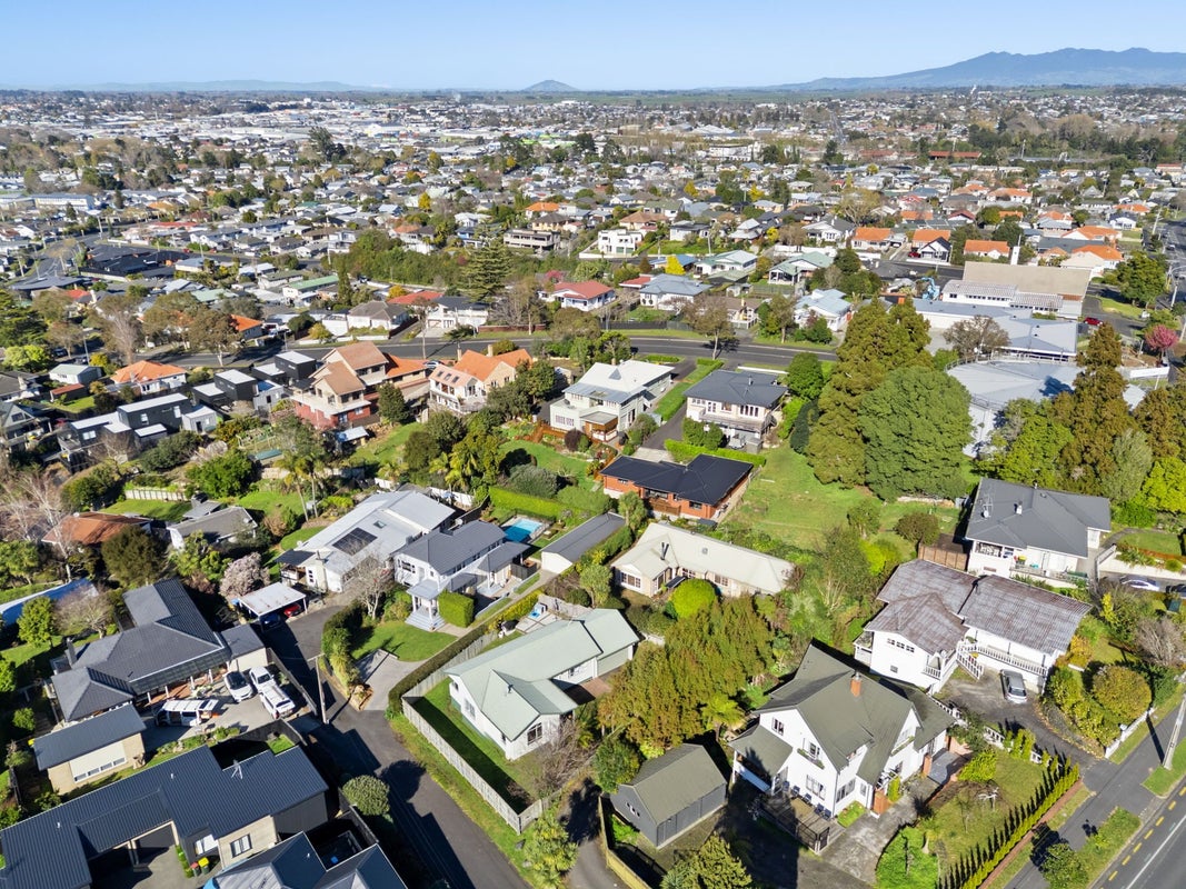 69A Forest Lake Road, Forest Lake, Hamilton - Carousel 21