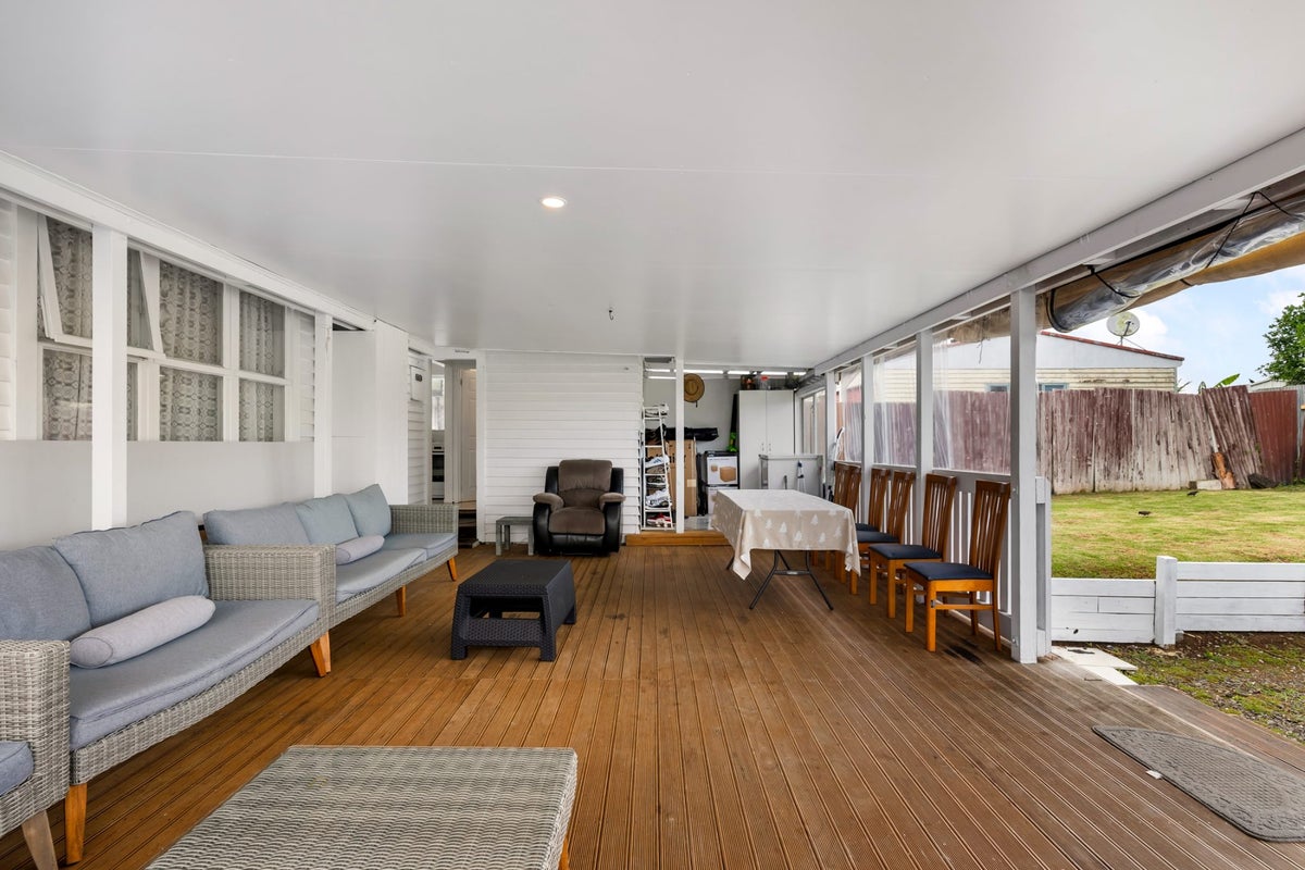 215 Bairds Road, Otara, Auckland - Carousel 15