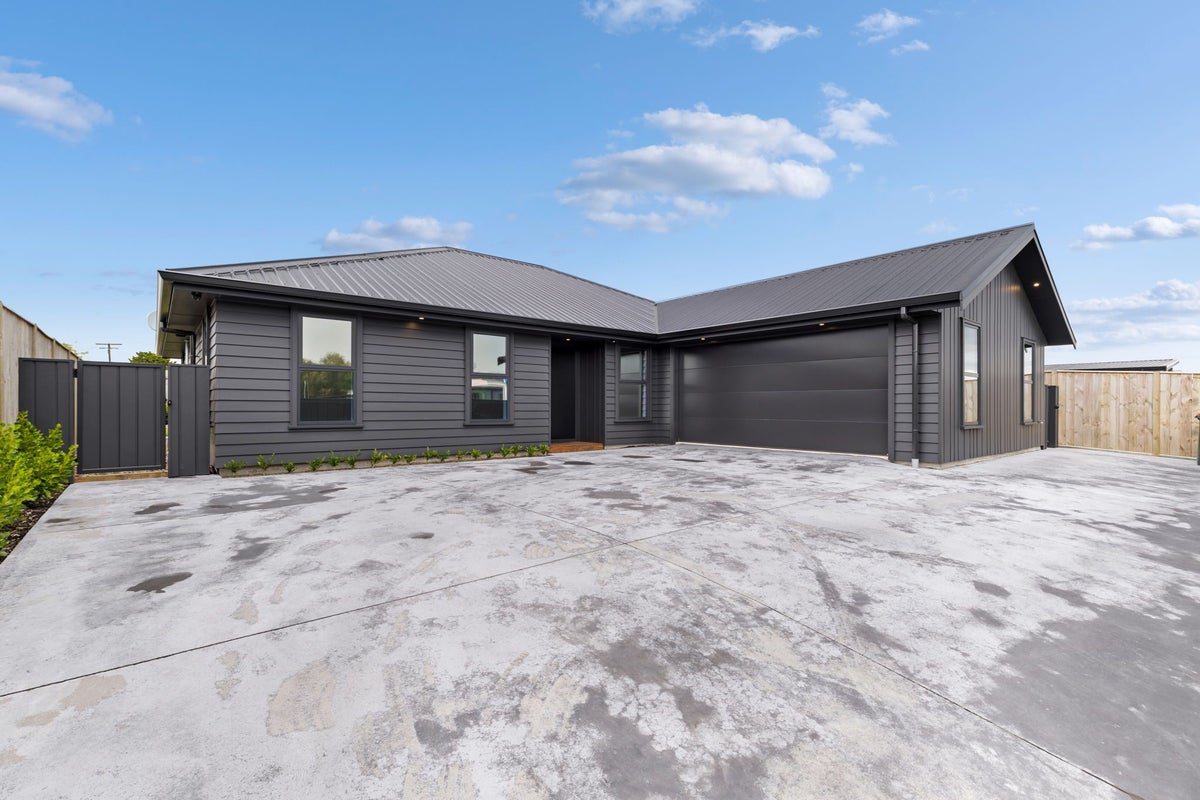 68 Freedom Drive, Kelvin Grove, Palmerston North - Carousel 1