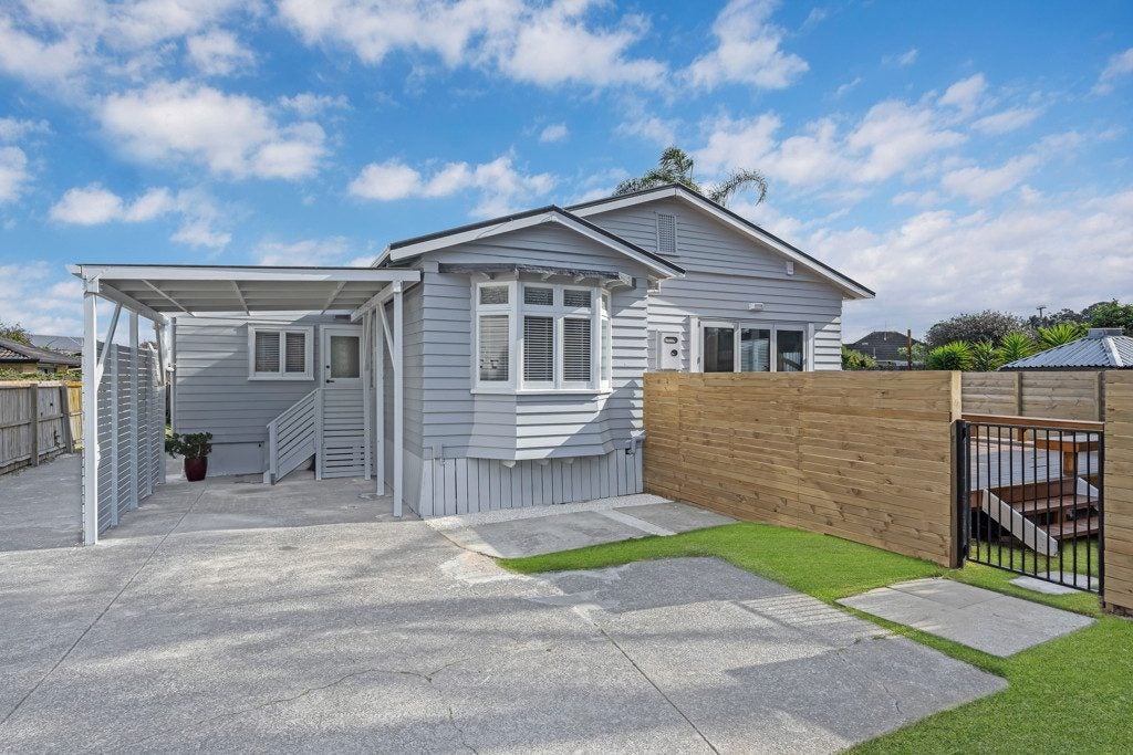 1/9 Kenderdine Road, Papatoetoe, Auckland - Carousel 2