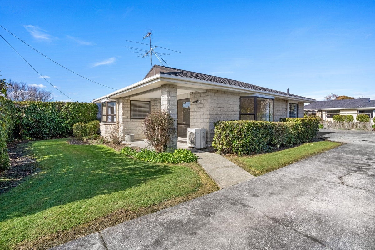 45 Eglinton Street, Winton, Winton - Carousel 1