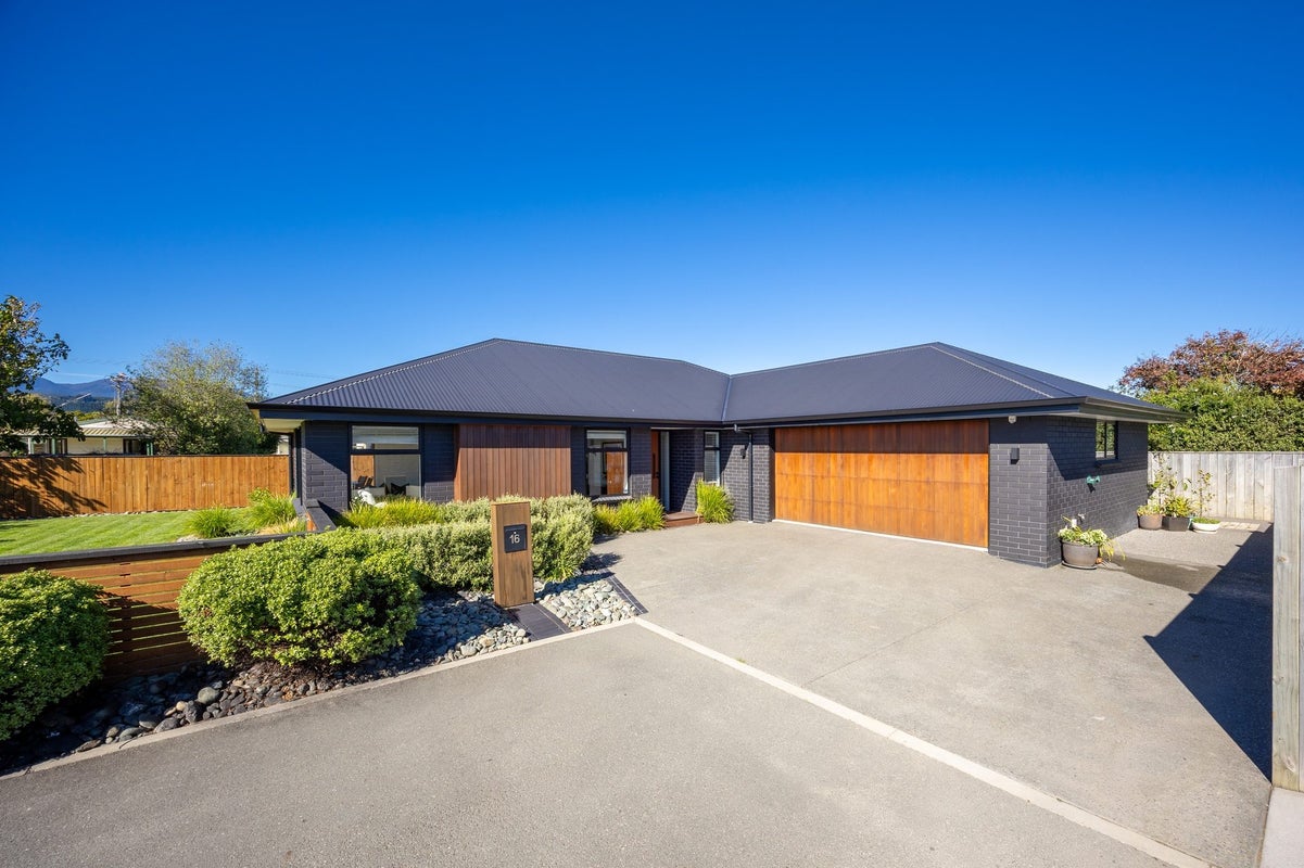 16 Thomas Way, Brightwater, Brightwater - Carousel 1
