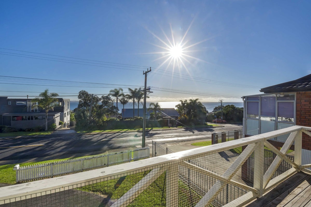 195 Vipond Road, Stanmore Bay, Whangaparaoa - Carousel 1