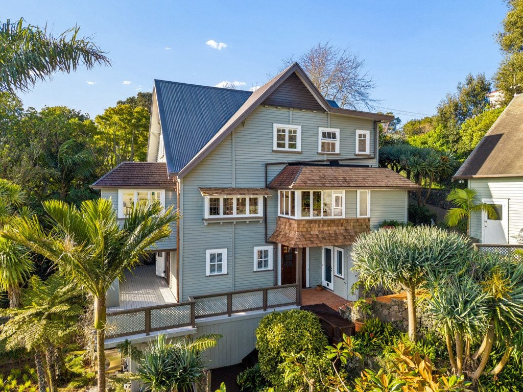 16A Ngauruhoe Street, Mount Eden, Auckland - Carousel 1