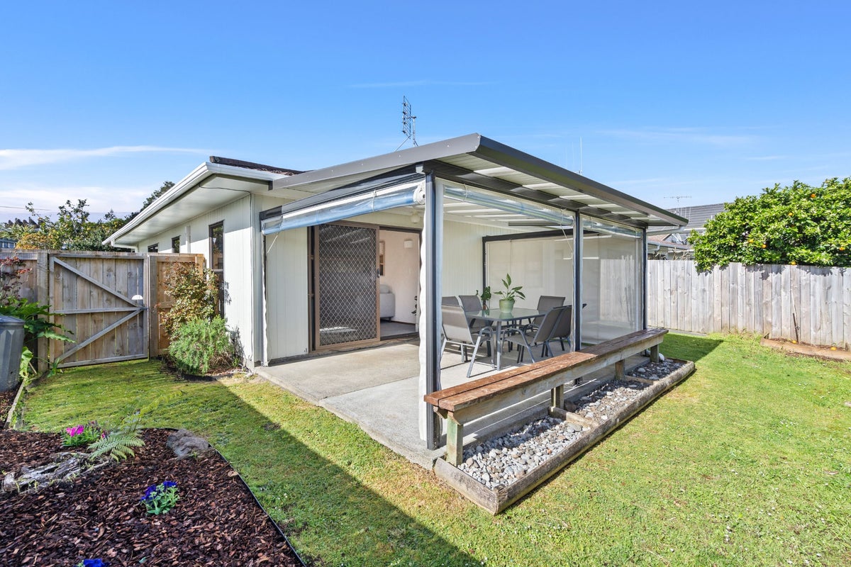 1/7 Crawford Crescent, Kamo, Whangarei - Carousel 1