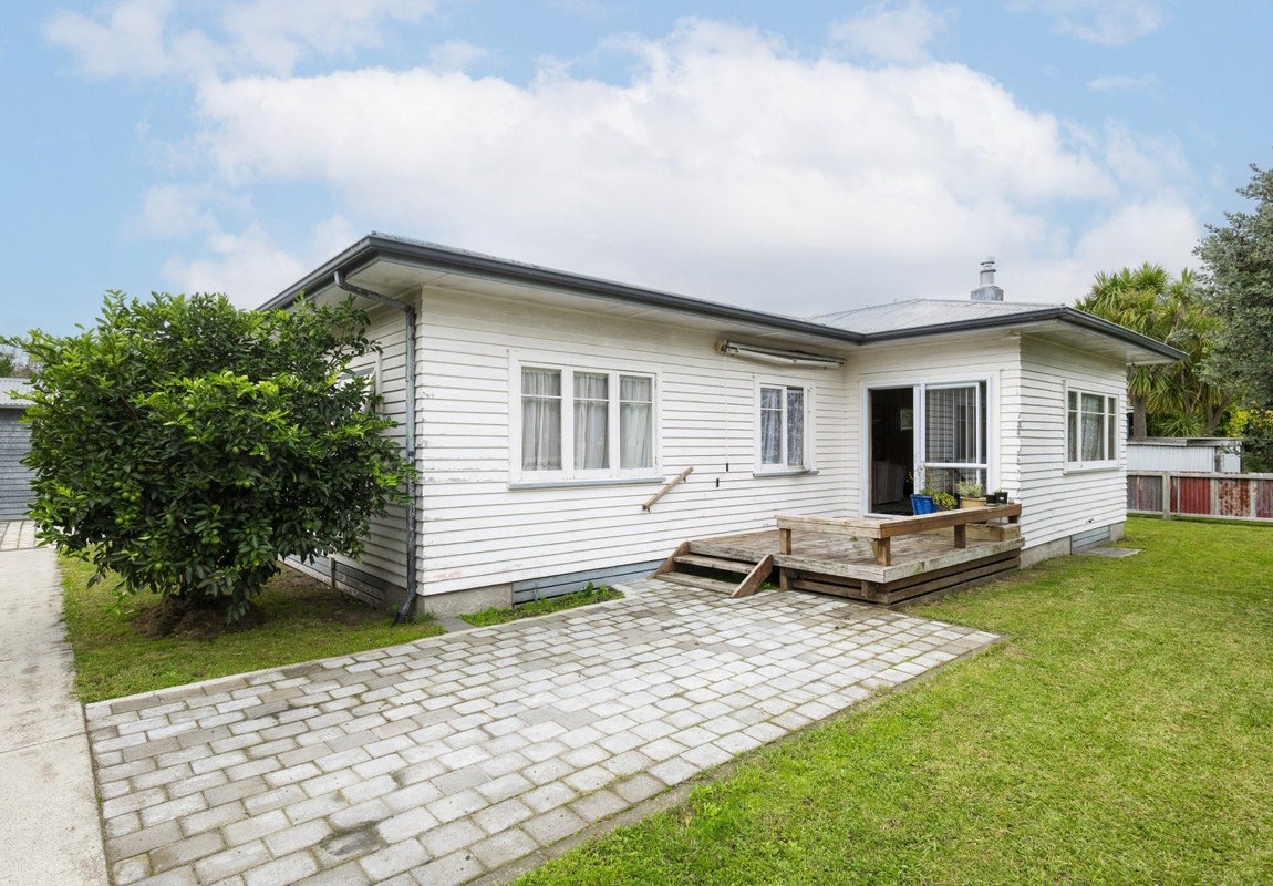 23 Gordon Street, Mangapapa, Gisborne - Carousel 1