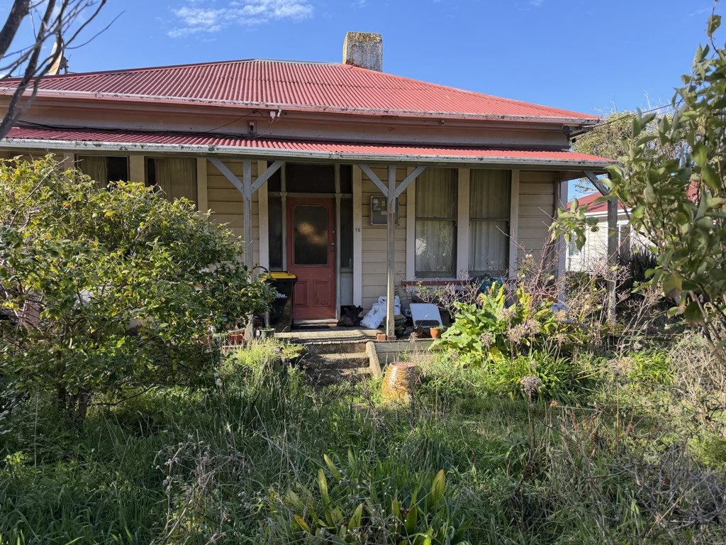 15 Severn Street, Island Bay, Wellington - Carousel 2