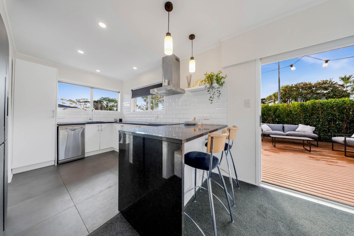 1/34 Imogene Way, Half Moon Bay, Auckland - Carousel 2