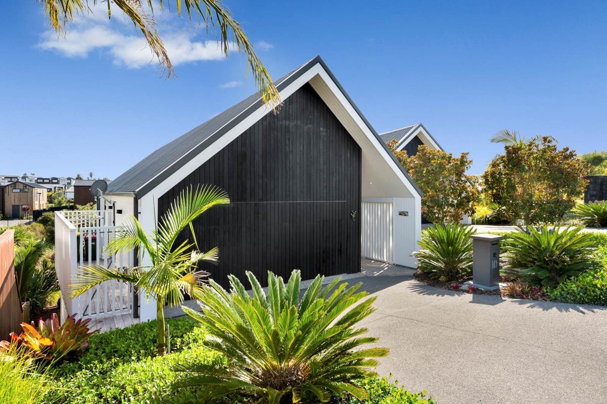 169 Jack Lachlan Drive, Beachlands, Auckland - Carousel 1