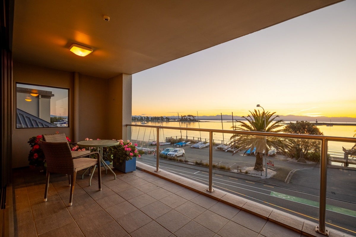 8/309 Wakefield Quay, Stepneyville, Nelson - Carousel 1