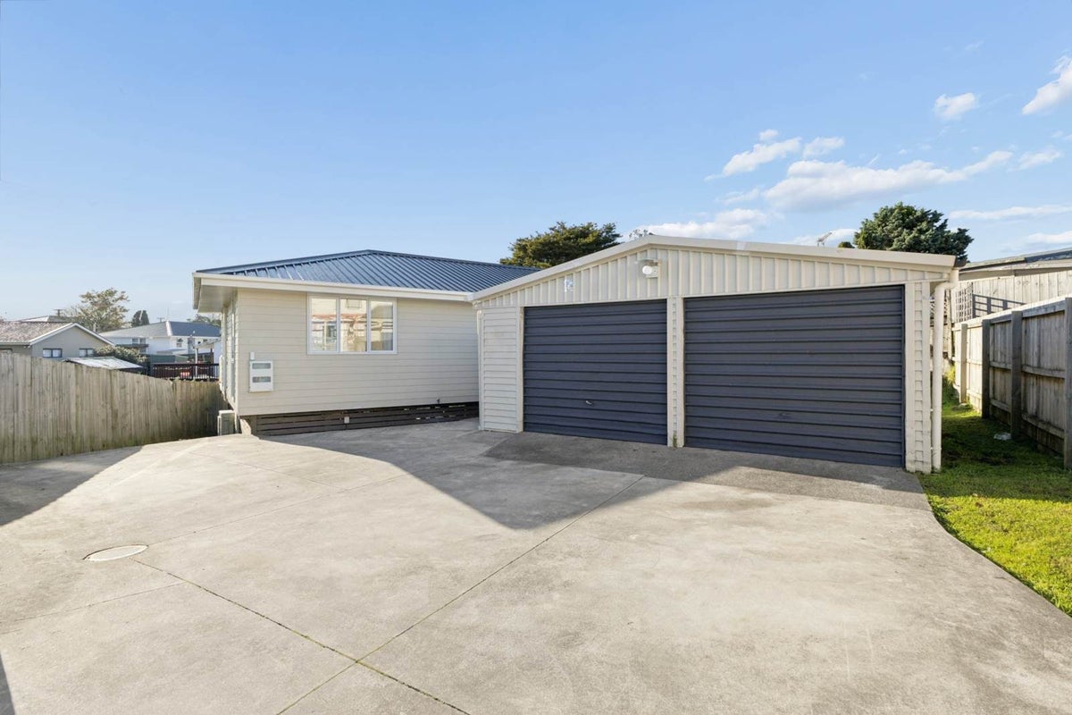 10A Bowen Street, Manurewa East, Auckland - Carousel 1