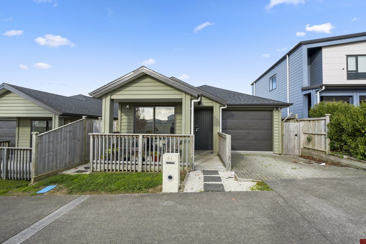 41 Kahui Parade, Karaka, Papakura - Carousel 15