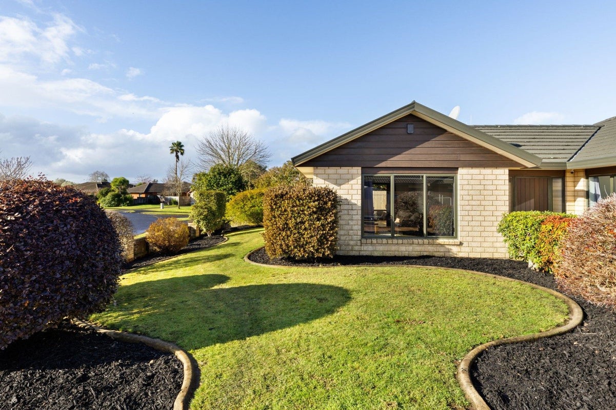 10 Cairns Crescent, Rototuna, Hamilton - Carousel 3