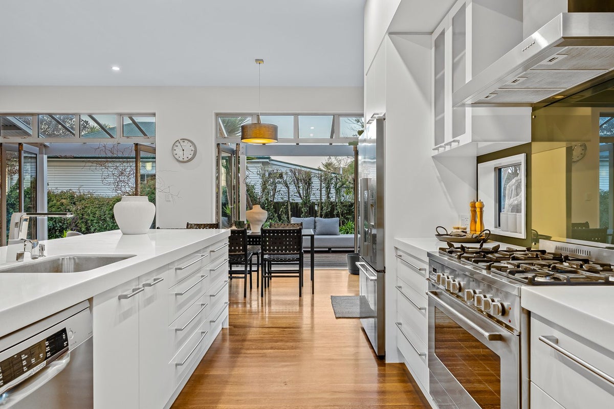10 Beckenham Street, Sydenham, Christchurch - Carousel 2