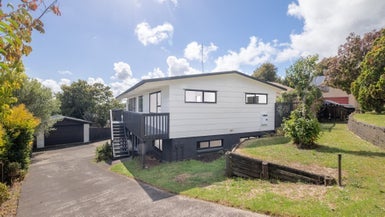 25 Barberton Terrace, Red Hill, Papakura - Carousel 1
