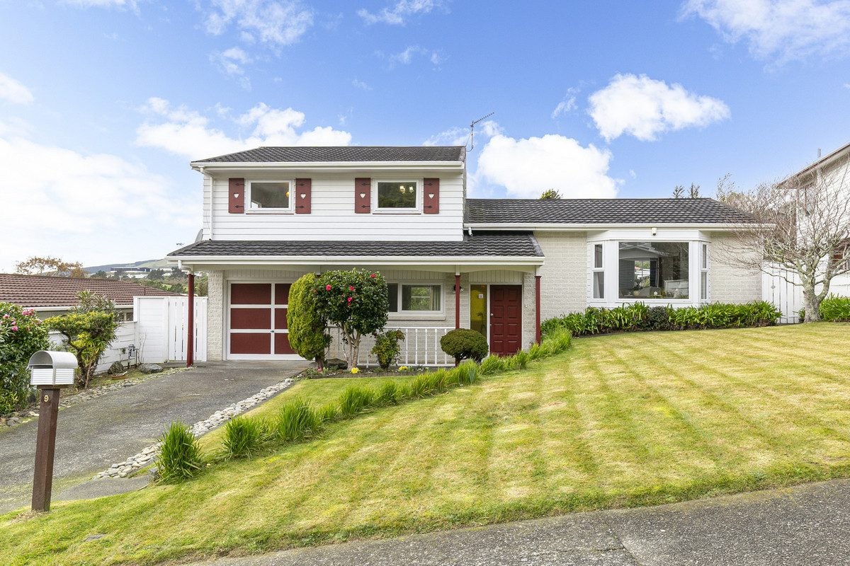 9 Caesars Place, Churton Park, Wellington - Carousel 1