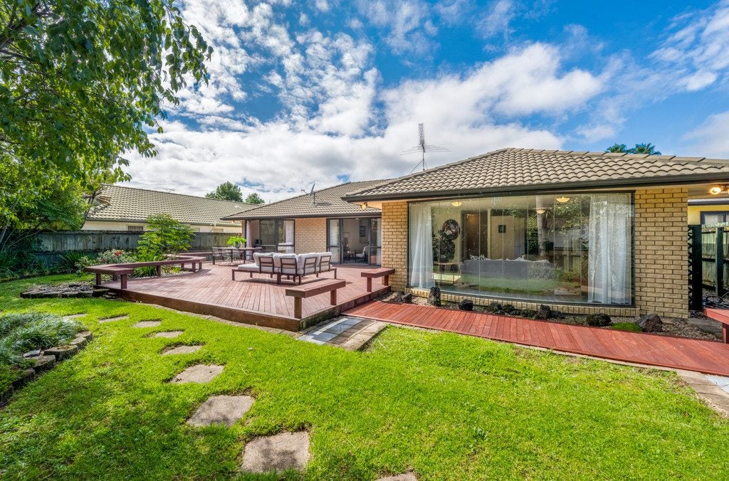 39 Santa Ana Drive, Dannemora, Auckland - Carousel 1