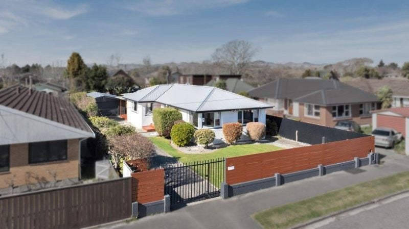 136 Avonhead Road, Avonhead, Christchurch - Carousel 2