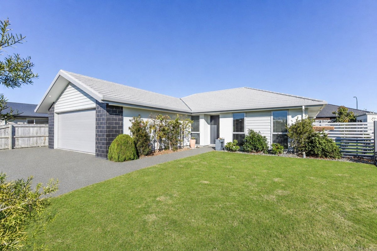 15 Midlane Crescent, Appleby, Richmond - Carousel 1