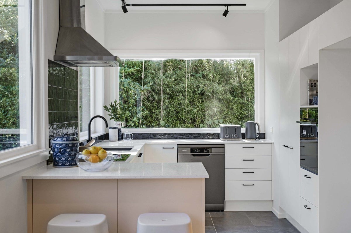 1/16 Adam Street, Greenlane, Auckland - Carousel 2
