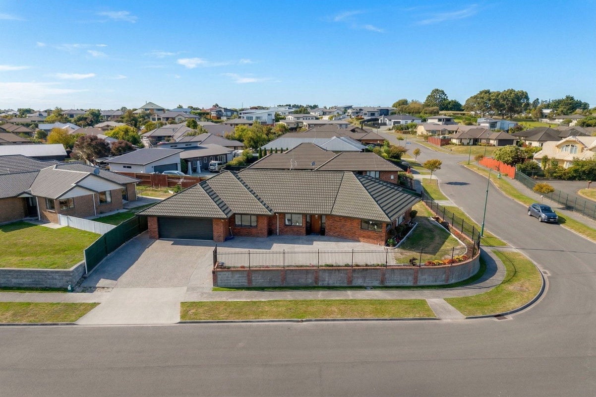 2 Masefield Terrace, Kelvin Grove, Palmerston North - Carousel 2