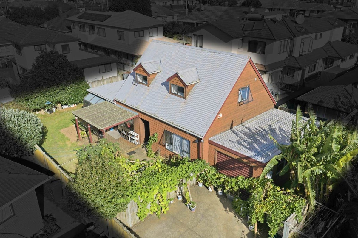 12A Radnor Road, Mount Roskill, Auckland - Carousel 1