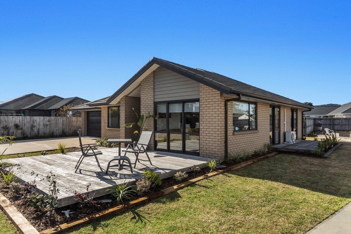 32F Bunyan Road, Coastlands, Whakatane - Carousel 1