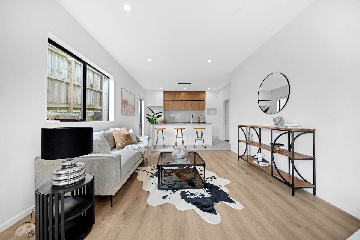 6B Dalwhinnie Parade, Highland Park, Auckland - Carousel 1