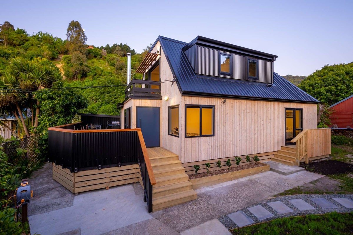 11 Airlie Street, Glenduan, Nelson - Carousel 1