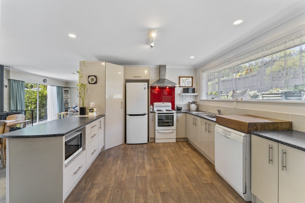 8 Scotia Street, Wakatu, Nelson - Carousel 2