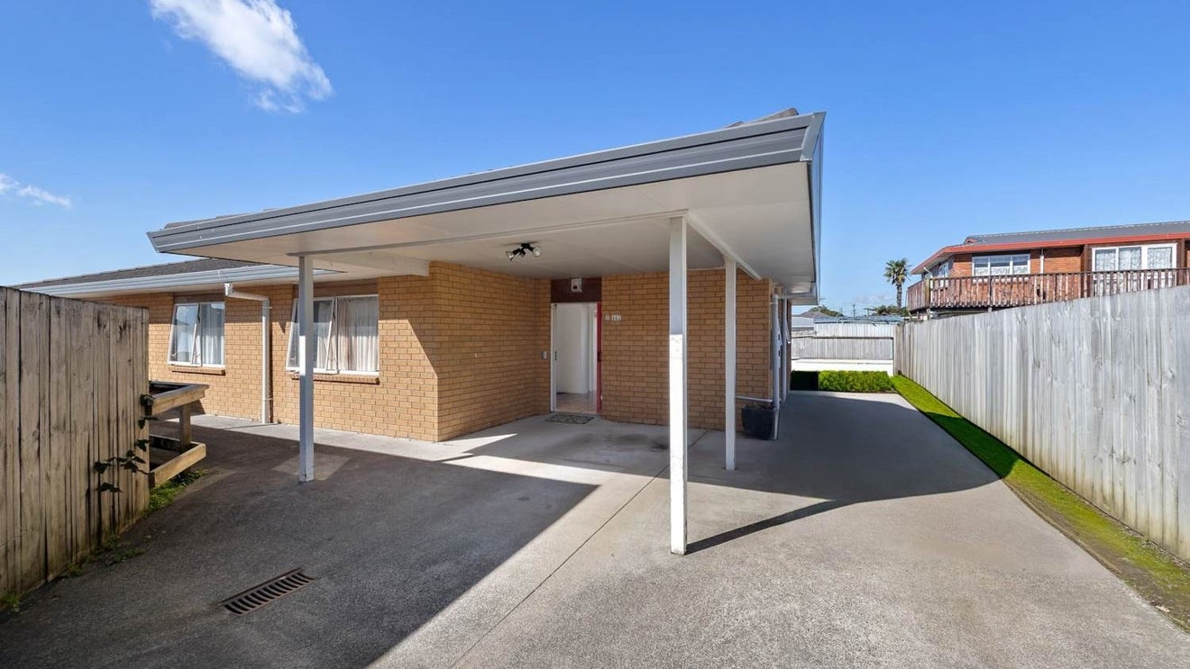 2/442 Richardson Road, Mount Roskill, Auckland - Carousel 1