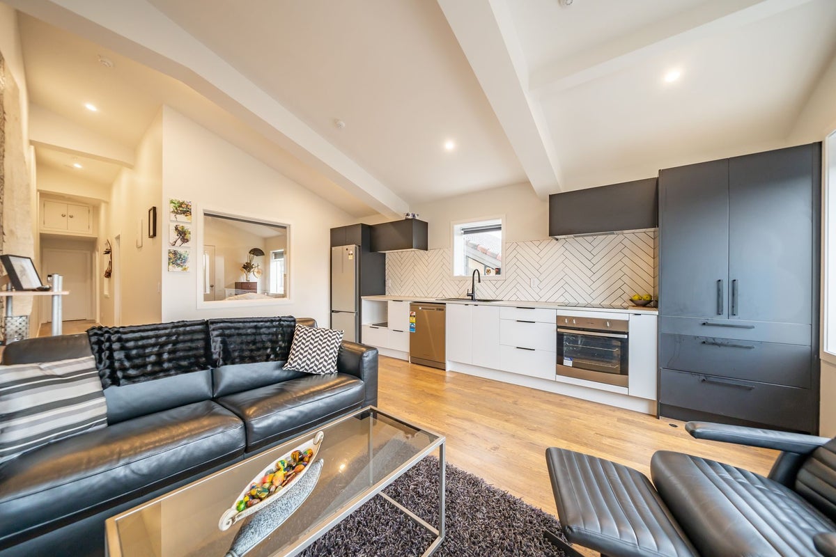 2/66 Bay Road, Kilbirnie, Wellington - Carousel 8