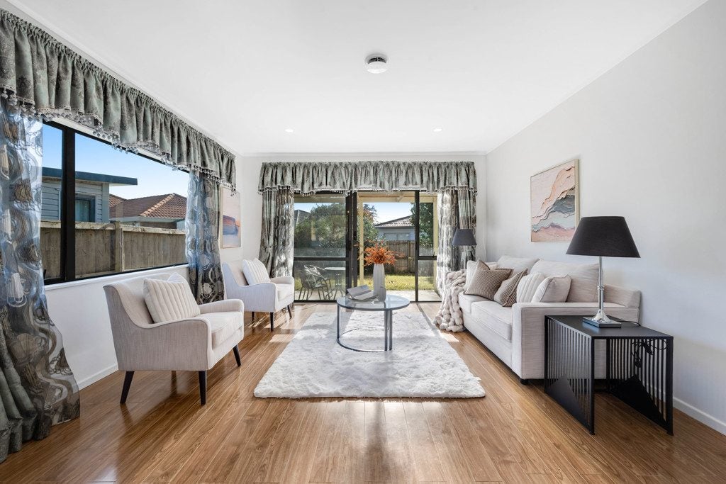2/9 Bernie Edwards Place, Botany Downs, Auckland - Carousel 2